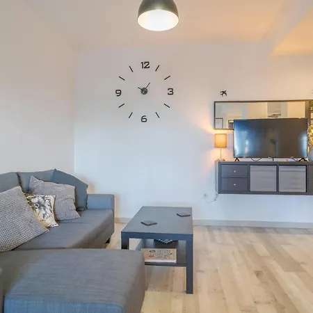 Gorgeous In With Kitchen Apartment Estepona