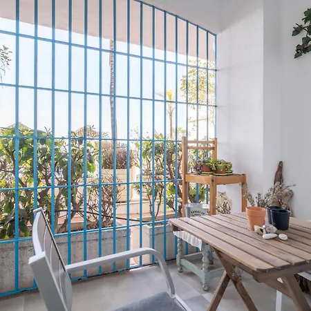 Gorgeous In With Kitchen Apartment *